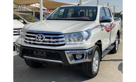 Nunua Imported Toyota Hilux Nyeupe Gari ndani ya Import - Dubai nchini Kati Kenya Nunua Imported Toyota Hilux Nyeupe Gari ndani ya Import - Dubai nchini Kati Kenya