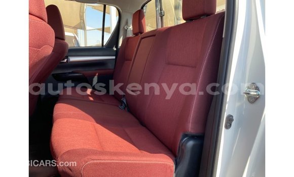 Nunua Imported Toyota Hilux Nyeupe Gari ndani ya Import - Dubai nchini Kati Kenya Nunua Imported Toyota Hilux Nyeupe Gari ndani ya Import - Dubai nchini Kati Kenya