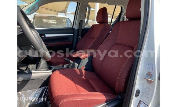 Nunua Imported Toyota Hilux Nyeupe Gari ndani ya Import - Dubai nchini Kati Kenya Nunua Imported Toyota Hilux Nyeupe Gari ndani ya Import - Dubai nchini Kati Kenya