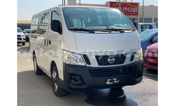 Nunua Imported Nissan Urvan Nyeupe Gari ndani ya Import - Dubai nchini Kati Kenya Nunua Imported Nissan Urvan Nyeupe Gari ndani ya Import - Dubai nchini Kati Kenya