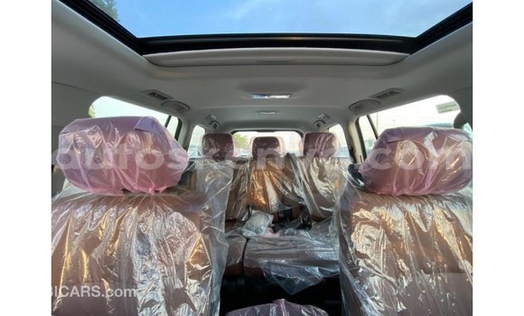 Nunua Imported Toyota Land Cruiser Nyeupe Gari ndani ya Import - Dubai nchini Kati Kenya Nunua Imported Toyota Land Cruiser Nyeupe Gari ndani ya Import - Dubai nchini Kati Kenya