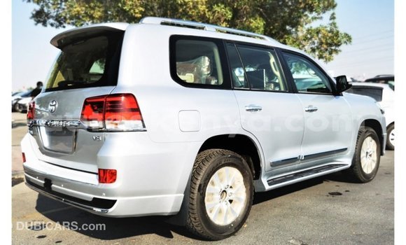 Nunua Imported Toyota Land Cruiser Nyingine Gari ndani ya Import - Dubai nchini Kati Kenya Nunua Imported Toyota Land Cruiser Nyingine Gari ndani ya Import - Dubai nchini Kati Kenya