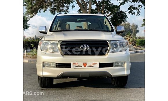 Buy Import Toyota Land Cruiser White Car in Import - Dubai in Central Kenya Buy Import Toyota Land Cruiser White Car in Import - Dubai in Central Kenya