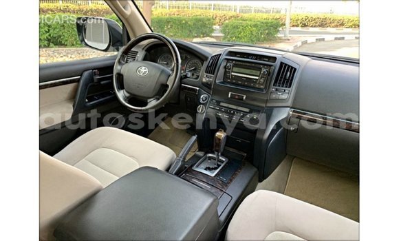 Buy Import Toyota Land Cruiser White Car in Import - Dubai in Central Kenya Buy Import Toyota Land Cruiser White Car in Import - Dubai in Central Kenya