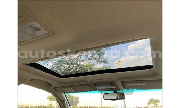 Buy Import Toyota Land Cruiser White Car in Import - Dubai in Central Kenya Buy Import Toyota Land Cruiser White Car in Import - Dubai in Central Kenya