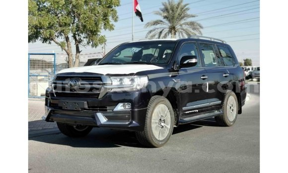 Imported Toyota Land Cruiser Black Makiinaa iti Import - Dubai keessatti Central Kenya keessatti Imported Toyota Land Cruiser Black Makiinaa iti Import - Dubai keessatti Central Kenya keessatti