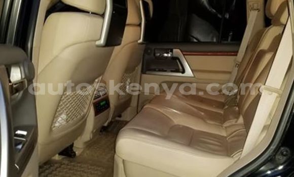 Oofamaa Toyota Land Cruiser Black Makiinaa iti Nairobi keessatti Nairobi keessatti Oofamaa Toyota Land Cruiser Black Makiinaa iti Nairobi keessatti Nairobi keessatti