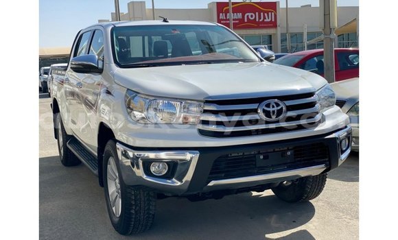 Nunua Imported Toyota Hilux Nyeupe Gari ndani ya Import - Dubai nchini Kati Kenya Nunua Imported Toyota Hilux Nyeupe Gari ndani ya Import - Dubai nchini Kati Kenya