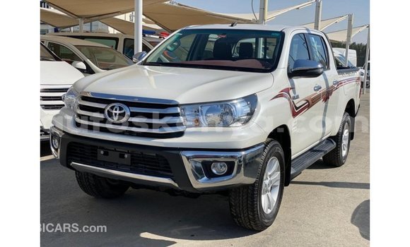 Nunua Imported Toyota Hilux Nyeupe Gari ndani ya Import - Dubai nchini Kati Kenya Nunua Imported Toyota Hilux Nyeupe Gari ndani ya Import - Dubai nchini Kati Kenya