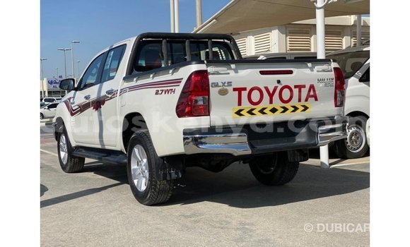 Nunua Imported Toyota Hilux Nyeupe Gari ndani ya Import - Dubai nchini Kati Kenya Nunua Imported Toyota Hilux Nyeupe Gari ndani ya Import - Dubai nchini Kati Kenya