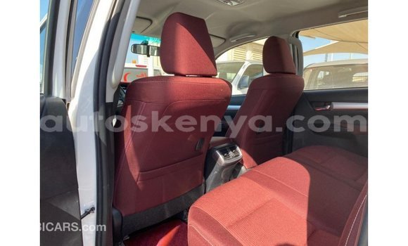 Nunua Imported Toyota Hilux Nyeupe Gari ndani ya Import - Dubai nchini Kati Kenya Nunua Imported Toyota Hilux Nyeupe Gari ndani ya Import - Dubai nchini Kati Kenya