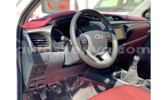 Nunua Imported Toyota Hilux Nyeupe Gari ndani ya Import - Dubai nchini Kati Kenya Nunua Imported Toyota Hilux Nyeupe Gari ndani ya Import - Dubai nchini Kati Kenya