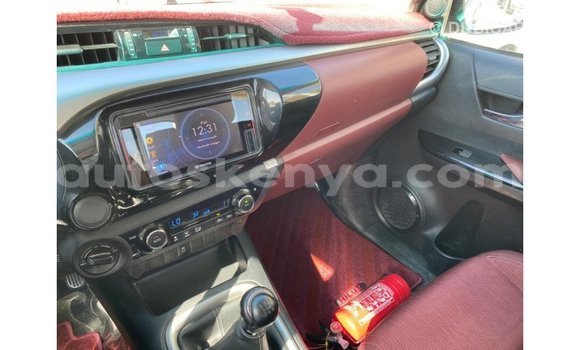 Nunua Imported Toyota Hilux Nyeupe Gari ndani ya Import - Dubai nchini Kati Kenya Nunua Imported Toyota Hilux Nyeupe Gari ndani ya Import - Dubai nchini Kati Kenya