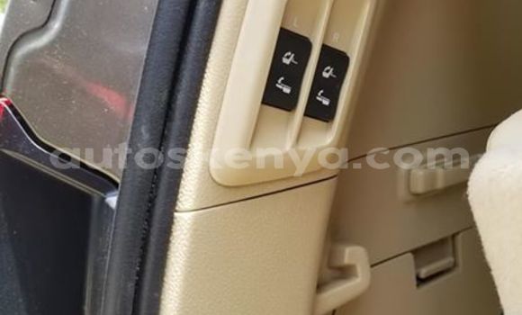Oofamaa Toyota Land Cruiser Prado Silver Makiinaa iti Nairobi keessatti Nairobi keessatti Oofamaa Toyota Land Cruiser Prado Silver Makiinaa iti Nairobi keessatti Nairobi keessatti