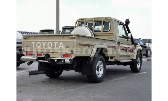 Buy Import Toyota Land Cruiser Beige Car in Import - Dubai in Central Kenya Buy Import Toyota Land Cruiser Beige Car in Import - Dubai in Central Kenya