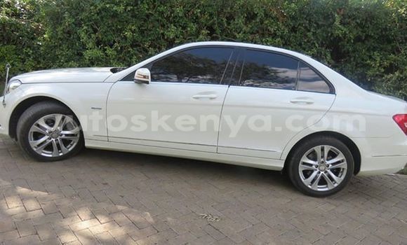 Oofamaa Mercedes‒Benz C–Class White Makiinaa iti Nairobi keessatti Nairobi keessatti Oofamaa Mercedes‒Benz C–Class White Makiinaa iti Nairobi keessatti Nairobi keessatti