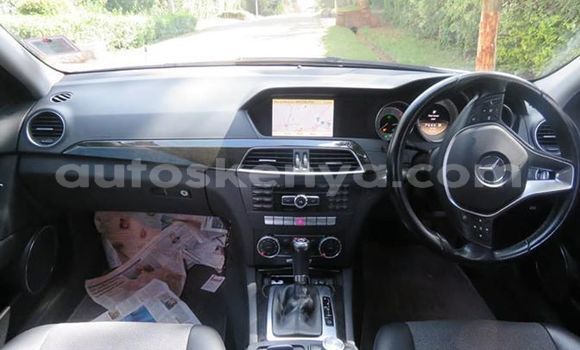 Oofamaa Mercedes‒Benz C–Class White Makiinaa iti Nairobi keessatti Nairobi keessatti Oofamaa Mercedes‒Benz C–Class White Makiinaa iti Nairobi keessatti Nairobi keessatti