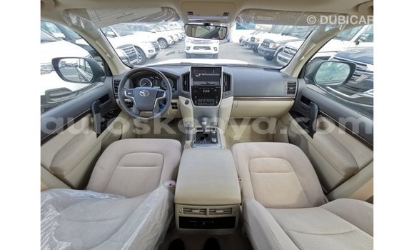 Nunua Imported Toyota Land Cruiser Nyingine Gari ndani ya Import - Dubai nchini Kati Kenya Nunua Imported Toyota Land Cruiser Nyingine Gari ndani ya Import - Dubai nchini Kati Kenya