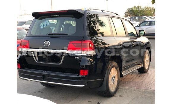 Buy Import Toyota Land Cruiser Black Car in Import - Dubai in Central Kenya Buy Import Toyota Land Cruiser Black Car in Import - Dubai in Central Kenya