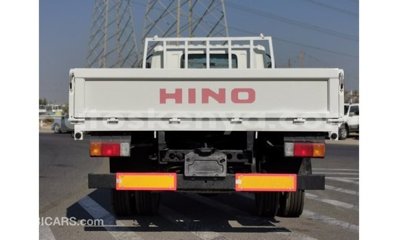 Imported Hino 300 Series White Netiree iti Import - Dubai keessatti Central Kenya keessatti Imported Hino 300 Series White Netiree iti Import - Dubai keessatti Central Kenya keessatti