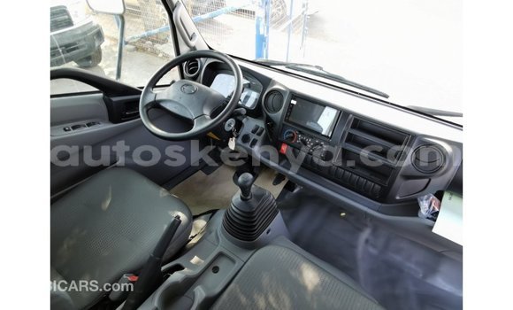 Imported Hino 300 Series White Netiree iti Import - Dubai keessatti Central Kenya keessatti Imported Hino 300 Series White Netiree iti Import - Dubai keessatti Central Kenya keessatti