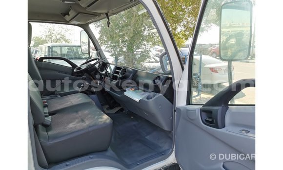 Imported Hino 300 Series White Netiree iti Import - Dubai keessatti Central Kenya keessatti Imported Hino 300 Series White Netiree iti Import - Dubai keessatti Central Kenya keessatti