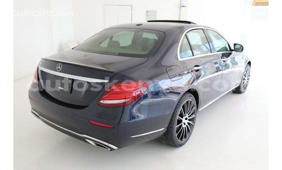 Nunua Imported Mercedes‒Benz 1117 Bluu Lori ndani ya Import - Dubai nchini Kati Kenya Nunua Imported Mercedes‒Benz 1117 Bluu Lori ndani ya Import - Dubai nchini Kati Kenya