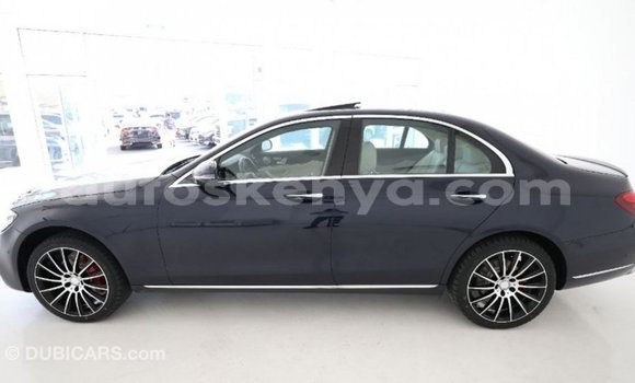 Nunua Imported Mercedes‒Benz 1117 Bluu Lori ndani ya Import - Dubai nchini Kati Kenya Nunua Imported Mercedes‒Benz 1117 Bluu Lori ndani ya Import - Dubai nchini Kati Kenya
