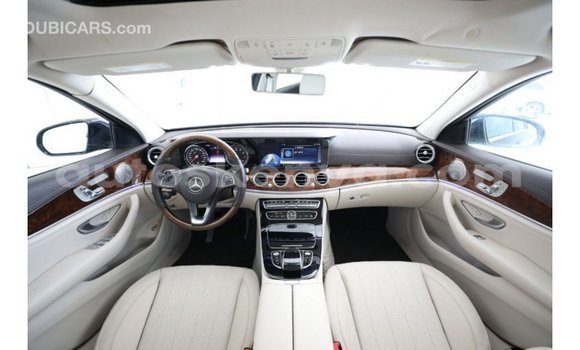 Nunua Imported Mercedes‒Benz 1117 Bluu Lori ndani ya Import - Dubai nchini Kati Kenya Nunua Imported Mercedes‒Benz 1117 Bluu Lori ndani ya Import - Dubai nchini Kati Kenya