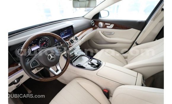 Nunua Imported Mercedes‒Benz 1117 Bluu Lori ndani ya Import - Dubai nchini Kati Kenya Nunua Imported Mercedes‒Benz 1117 Bluu Lori ndani ya Import - Dubai nchini Kati Kenya