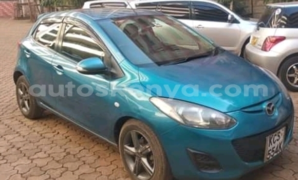 Oofamaa Mazda Demio Beige Makiinaa iti Embu keessatti East Kenya keessatti