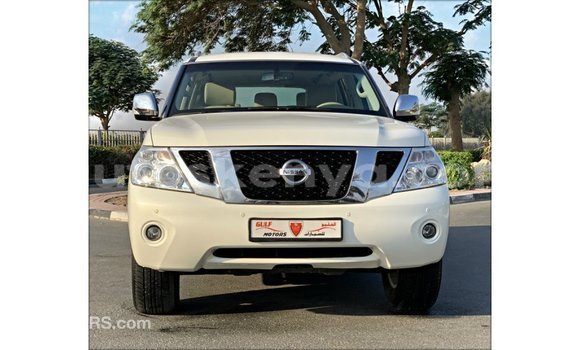 Nunua Imported Nissan Patrol Nyeupe Gari ndani ya Import - Dubai nchini Kati Kenya Nunua Imported Nissan Patrol Nyeupe Gari ndani ya Import - Dubai nchini Kati Kenya