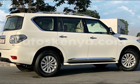 Nunua Imported Nissan Patrol Nyeupe Gari ndani ya Import - Dubai nchini Kati Kenya Nunua Imported Nissan Patrol Nyeupe Gari ndani ya Import - Dubai nchini Kati Kenya