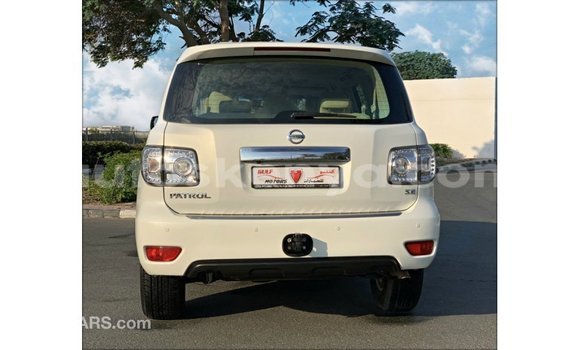 Nunua Imported Nissan Patrol Nyeupe Gari ndani ya Import - Dubai nchini Kati Kenya Nunua Imported Nissan Patrol Nyeupe Gari ndani ya Import - Dubai nchini Kati Kenya