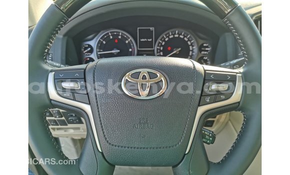 Nunua Imported Toyota Land Cruiser Nyeusi Gari ndani ya Import - Dubai nchini Kati Kenya Nunua Imported Toyota Land Cruiser Nyeusi Gari ndani ya Import - Dubai nchini Kati Kenya