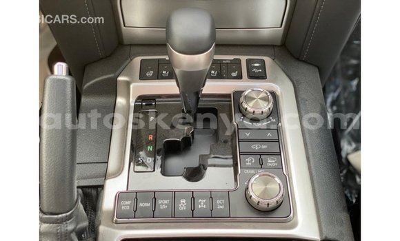 Nunua Imported Toyota Land Cruiser Nyeupe Gari ndani ya Import - Dubai nchini Kati Kenya Nunua Imported Toyota Land Cruiser Nyeupe Gari ndani ya Import - Dubai nchini Kati Kenya