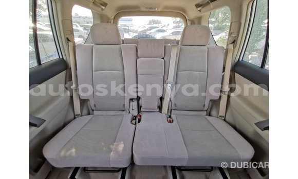 Nunua Imported Toyota Prado Nyeupe Gari ndani ya Import - Dubai nchini Kati Kenya Nunua Imported Toyota Prado Nyeupe Gari ndani ya Import - Dubai nchini Kati Kenya