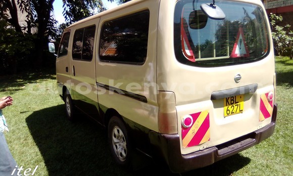 Oofamaa Nissan Caravan Brown Makiinaa iti Meru keessatti East Kenya keessatti Oofamaa Nissan Caravan Brown Makiinaa iti Meru keessatti East Kenya keessatti