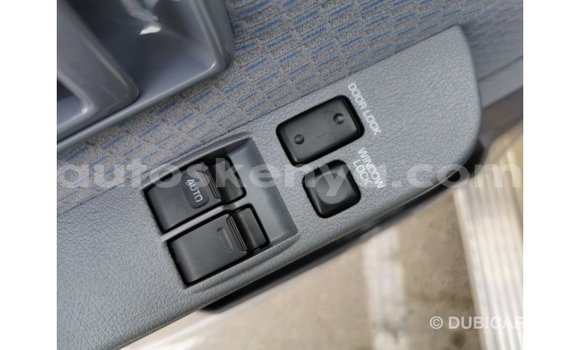 Nunua Imported Toyota Land Cruiser Beige Gari ndani ya Import - Dubai nchini Kati Kenya Nunua Imported Toyota Land Cruiser Beige Gari ndani ya Import - Dubai nchini Kati Kenya