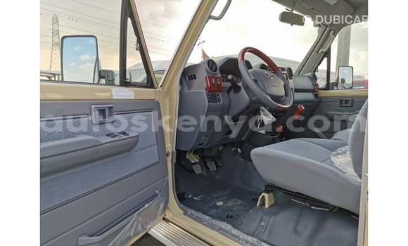 Nunua Imported Toyota Land Cruiser Beige Gari ndani ya Import - Dubai nchini Kati Kenya Nunua Imported Toyota Land Cruiser Beige Gari ndani ya Import - Dubai nchini Kati Kenya