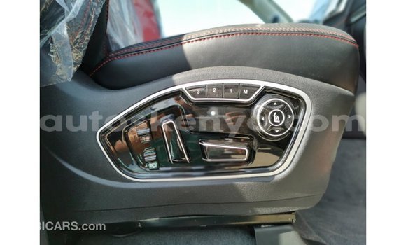 Imported Toyota Land Cruiser White Makiinaa iti Import - Dubai keessatti Central Kenya keessatti Imported Toyota Land Cruiser White Makiinaa iti Import - Dubai keessatti Central Kenya keessatti