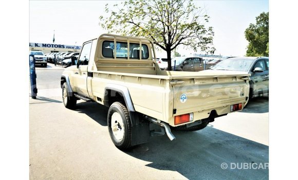 Imported Toyota Land Cruiser Beige Makiinaa iti Import - Dubai keessatti Central Kenya keessatti Imported Toyota Land Cruiser Beige Makiinaa iti Import - Dubai keessatti Central Kenya keessatti