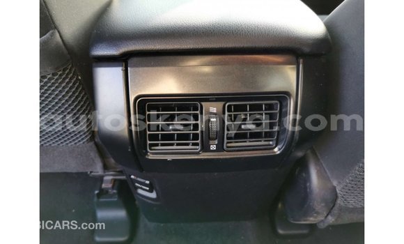 Nunua Imported Toyota Prado Nyeupe Gari ndani ya Import - Dubai nchini Kati Kenya Nunua Imported Toyota Prado Nyeupe Gari ndani ya Import - Dubai nchini Kati Kenya