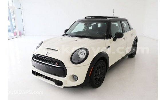 Nunua Imported Mini Cooper Beige Gari ndani ya Import - Dubai nchini Kati Kenya Nunua Imported Mini Cooper Beige Gari ndani ya Import - Dubai nchini Kati Kenya
