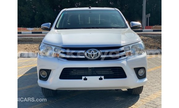 Nunua Imported Toyota Hilux Nyeupe Gari ndani ya Import - Dubai nchini Kati Kenya Nunua Imported Toyota Hilux Nyeupe Gari ndani ya Import - Dubai nchini Kati Kenya