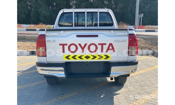 Nunua Imported Toyota Hilux Nyeupe Gari ndani ya Import - Dubai nchini Kati Kenya Nunua Imported Toyota Hilux Nyeupe Gari ndani ya Import - Dubai nchini Kati Kenya