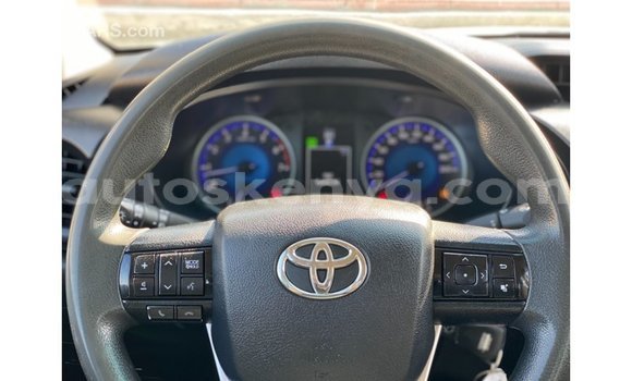 Nunua Imported Toyota Hilux Nyeupe Gari ndani ya Import - Dubai nchini Kati Kenya Nunua Imported Toyota Hilux Nyeupe Gari ndani ya Import - Dubai nchini Kati Kenya
