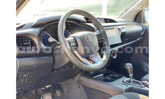 Nunua Imported Toyota Hilux Nyeupe Gari ndani ya Import - Dubai nchini Kati Kenya Nunua Imported Toyota Hilux Nyeupe Gari ndani ya Import - Dubai nchini Kati Kenya