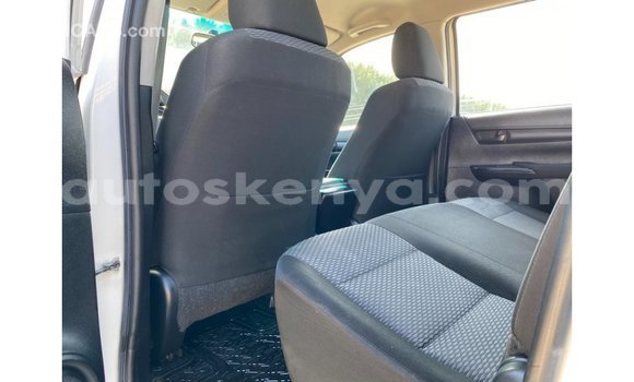 Nunua Imported Toyota Hilux Nyeupe Gari ndani ya Import - Dubai nchini Kati Kenya Nunua Imported Toyota Hilux Nyeupe Gari ndani ya Import - Dubai nchini Kati Kenya