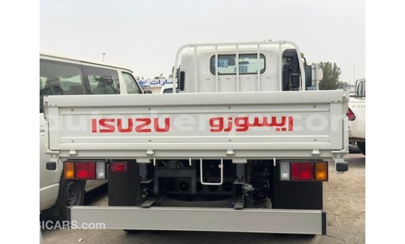 Imported Isuzu Bighorn White Netiree iti Import - Dubai keessatti Central Kenya keessatti Imported Isuzu Bighorn White Netiree iti Import - Dubai keessatti Central Kenya keessatti